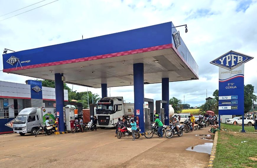 YPFB despacha 89.000 litros de combustibles y 956 garrafas de GLP para el abastecimiento en Cobija