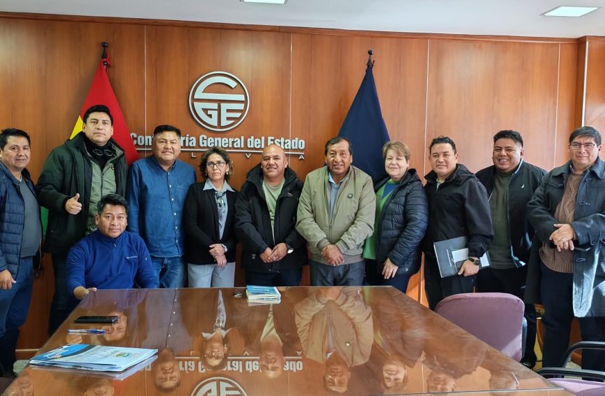 CONTRALORA SE REÚNE CON ALCALDES DEL EJE METROPOLITANO DE COCHABAMBA Y REAFIRMA EL APOYO TÉCNICO A MUNICIPIOS PARA FORTALECER EL CONTROL INTERNO