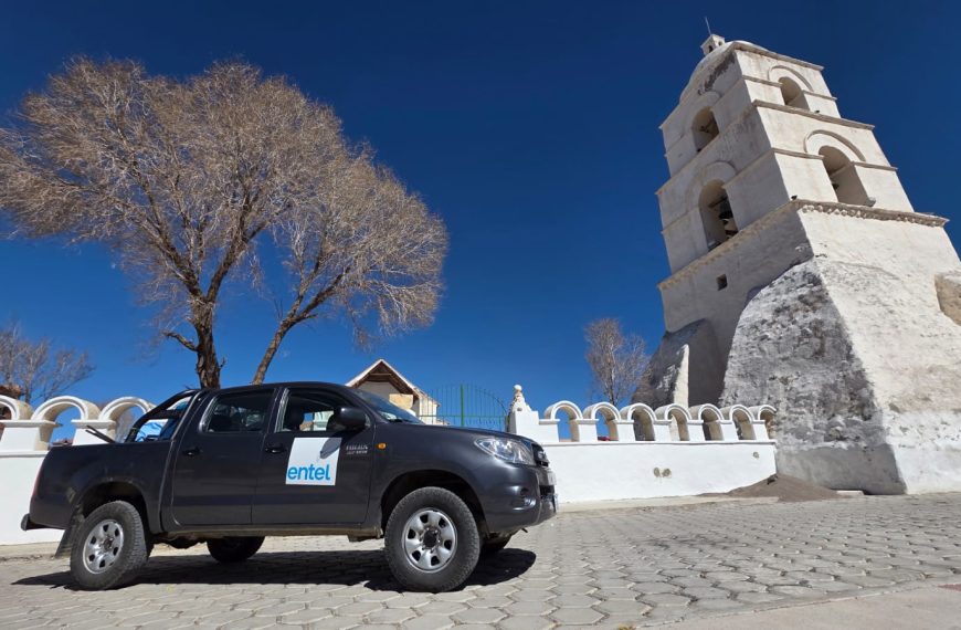 ENTEL CONECTA 24 CAPITALES DE MUNICIPIO Y AVANZA EN LA REDUCCIÓN DE LA BRECHA DIGITAL EN ORURO