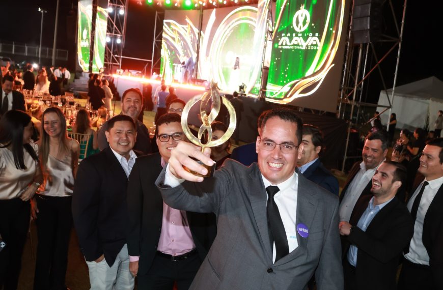 ENTEL ES RECONOCIDA POR SU INNOVACIÓN Y LIDERAZGO EN TELECOMUNICACIONES EN LOS PREMIOS MAYA 2026