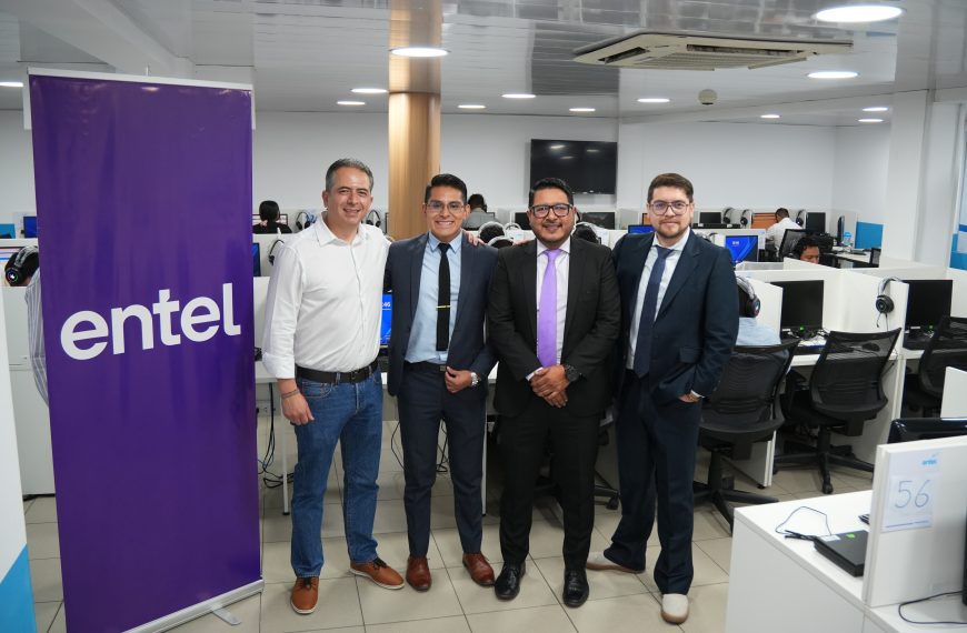 ENTEL INICIA NUEVA ETAPA DE ATENCIÓN DEL CLIENTE CON MODERNO CALL CENTER EN SANTA CRUZ